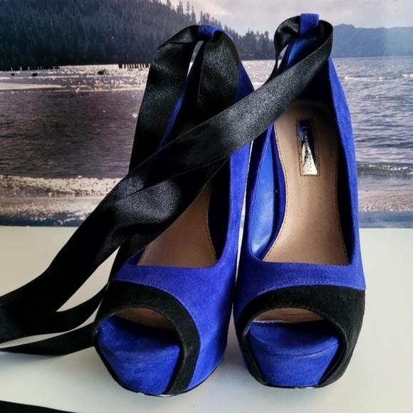 H By Halston Platform Heels - Picture 1 of 15